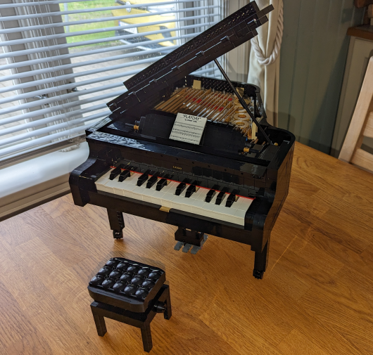 21323 Grand Piano